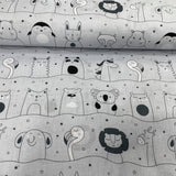 Dzīvnieki uz pelēka fona