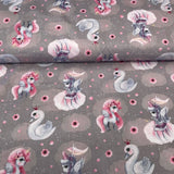 Vienradži, gulbji, pelēks fons