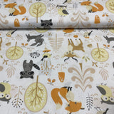 Meža zvēri, koki, balts pamats