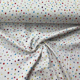 Raibi punktiņi, balts pamats